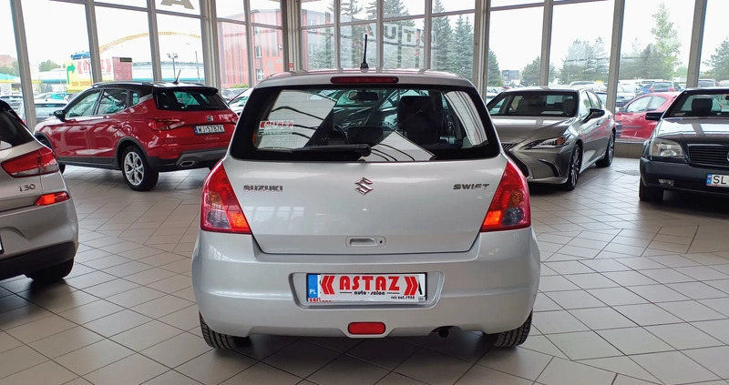 Suzuki Swift cena 11900 przebieg: 246000, rok produkcji 2008 z Lądek-Zdrój małe 211